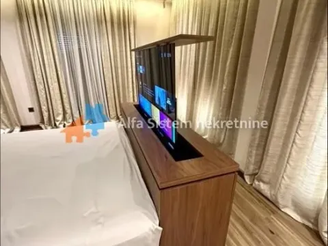 Izdavanje, stan, 350m², Južni Bulevar, Vračar Sve Podlokacije - image 23