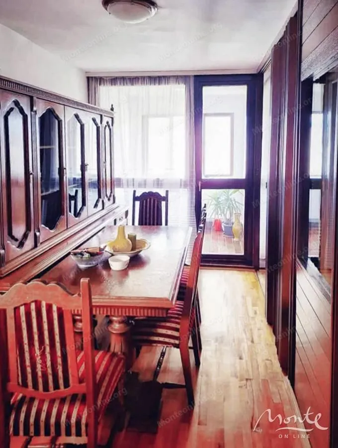 Prodaja, dvosoban stan, 76m², Blok 5, Podgorica