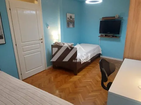 Izdavanje, četvorosoban stan, 93m², Centar, Novi Sad - image 6