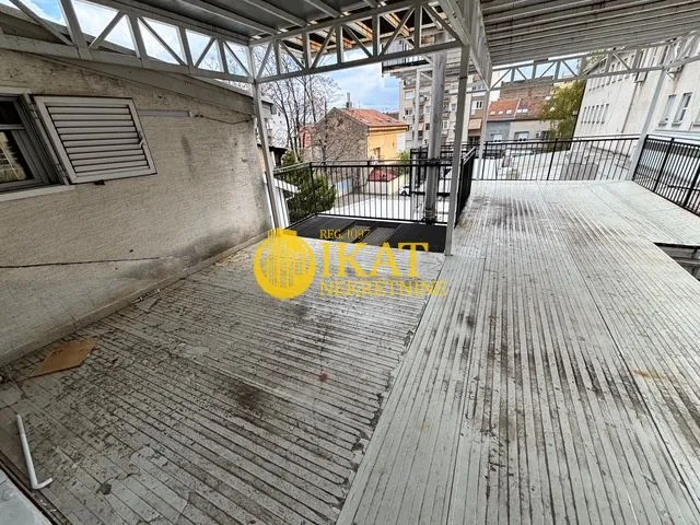 Izdavanje, kuća, 22m², Zemun Centar, Zemun Sve Podlokacije