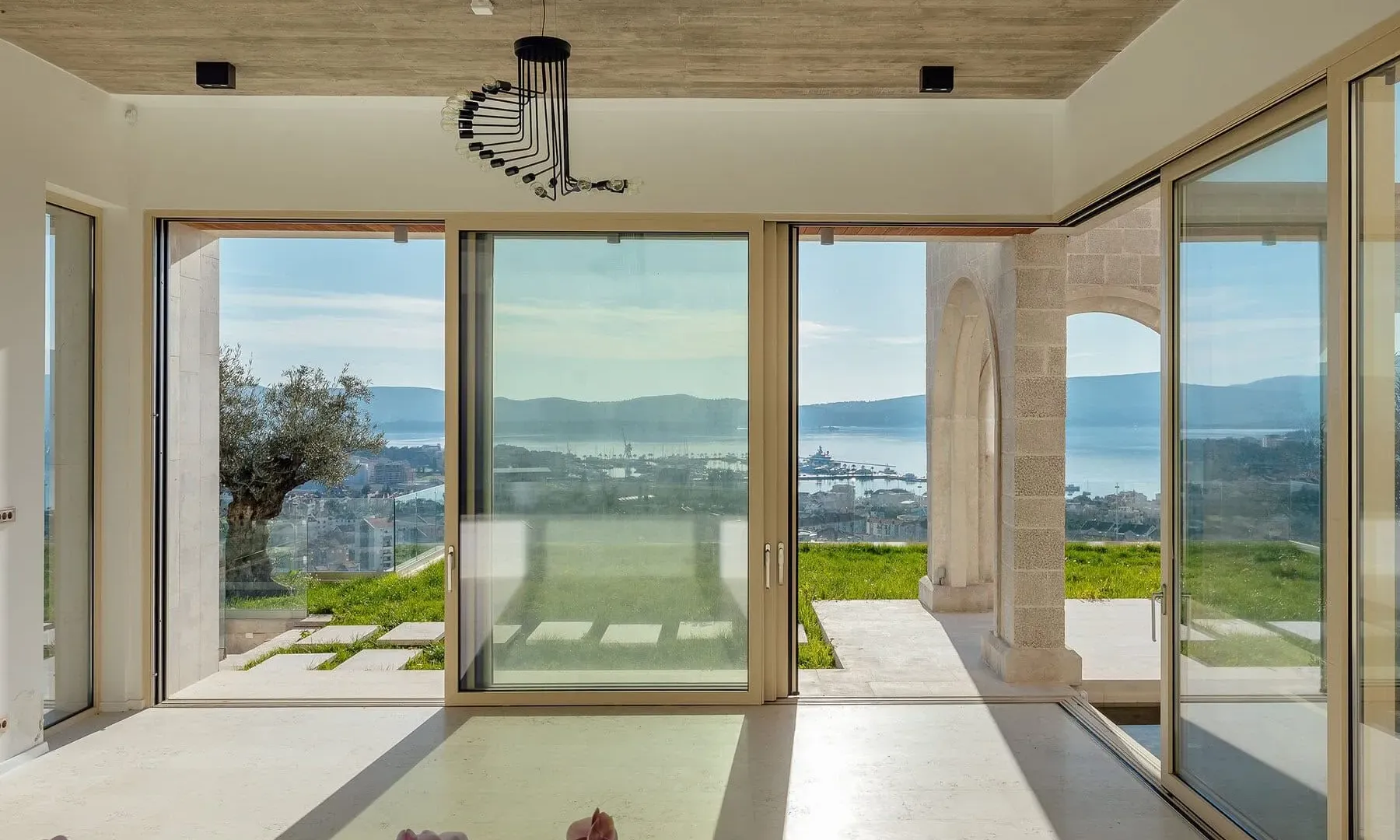 Sale, house, 1400m², Kotor, Crna Gora