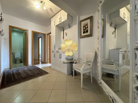 Izdavanje, trosoban stan, 100m², Blok 9, Podgorica - image 6