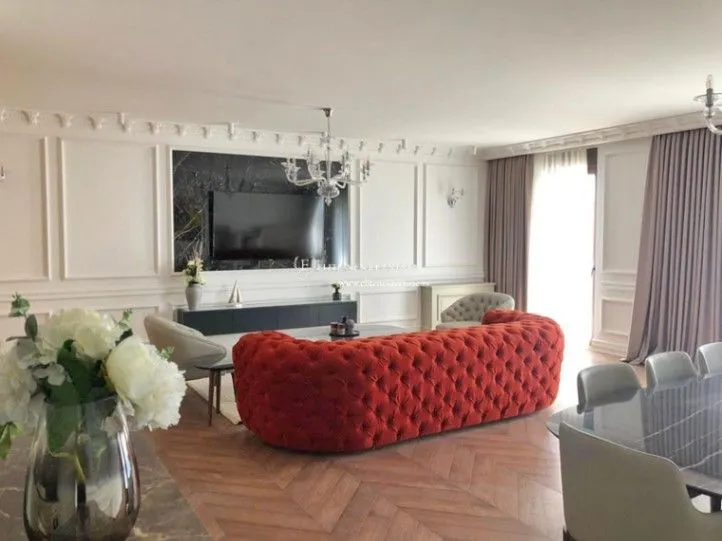 Izdavanje, četvorosoban stan, 170m², Vračar Hram, Vračar Sve Podlokacije