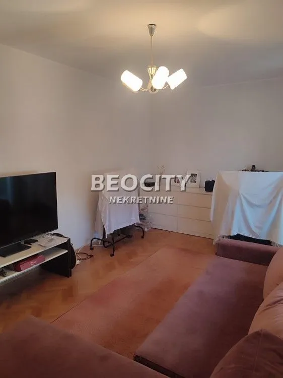 Prodaja, trosoban stan, 48m², Karaburma, Palilula Sve Podlokacije