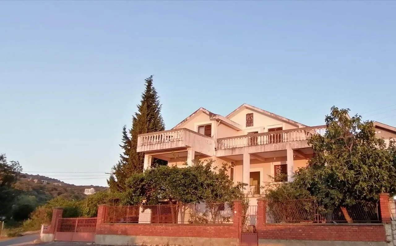 Prodaja, kuća, 112m², Utjeha, Bar