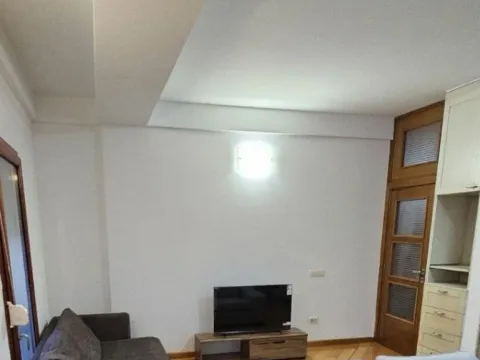 Izdavanje, dvosoban stan, 65m², Stari Aerodrom, Podgorica - image 6