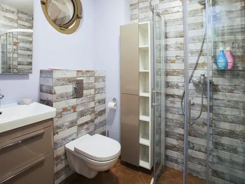 Izdavanje, trosoban stan, 198m², Budva, Crna Gora - image 19