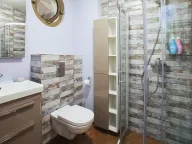 Izdavanje, trosoban stan, 198m², Budva, Crna Gora - image 19