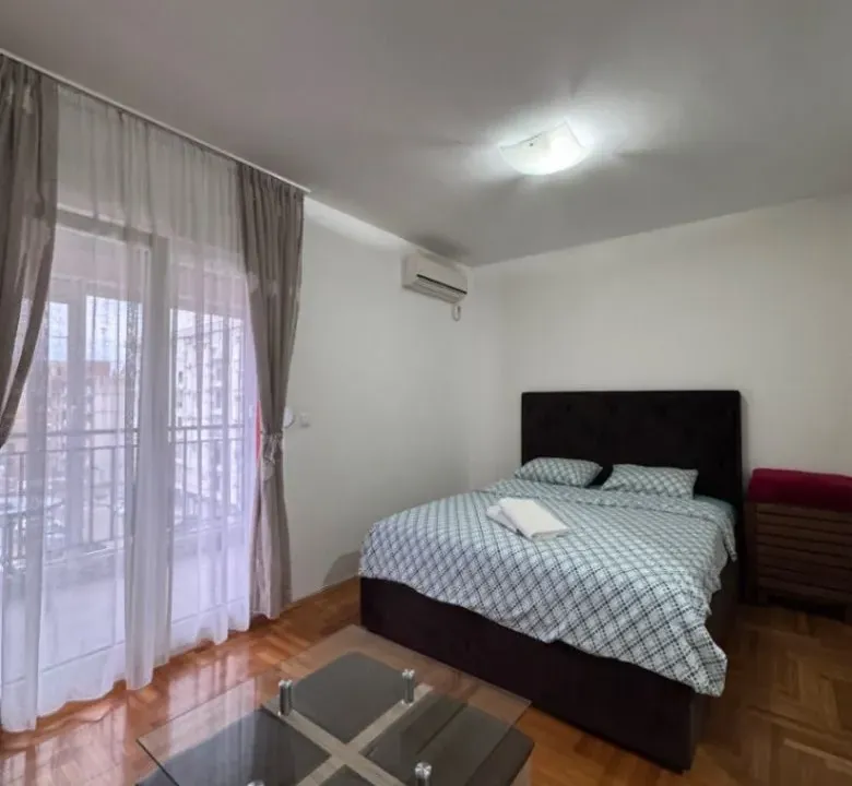 Izdavanje, jednosoban stan, 28m², Stari Aerodrom, Podgorica