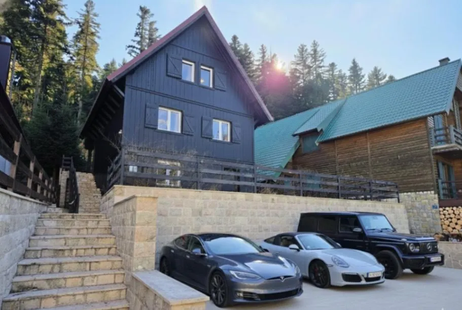 Sale, house, 160m², Centar, Žabljak