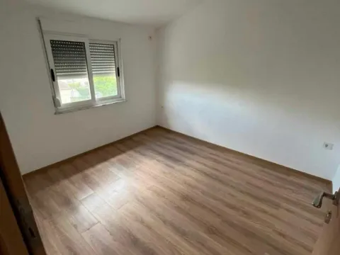 Izdavanje, dvosoban stan, 70m², Konik, Podgorica - image 7