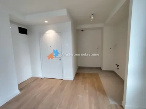 Izdavanje, trosoban stan, 77m², Savski Venac, Beograd - image 9