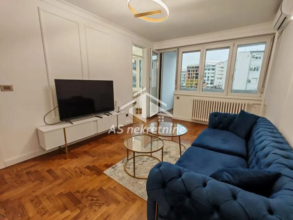 Izdavanje, dvosoban stan, 55m², Crveni Krst, Beograd