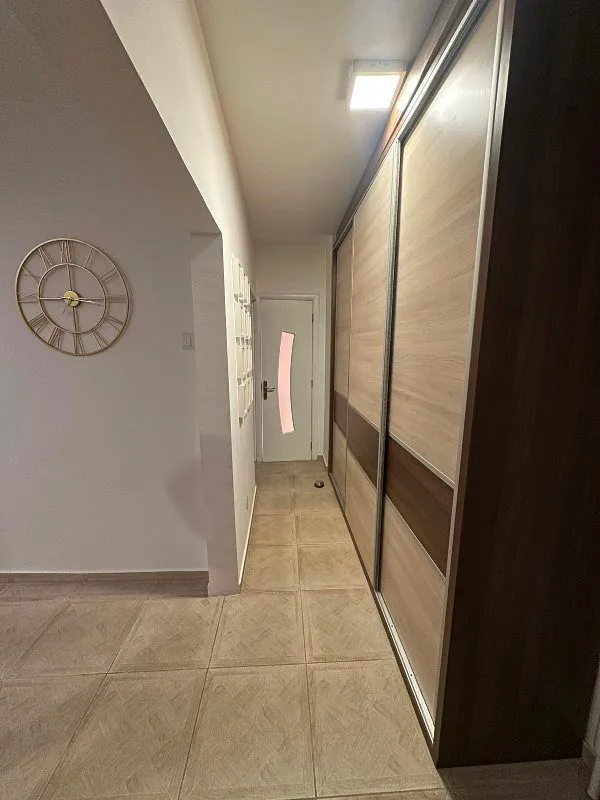 Izdavanje, dvosoban stan, 50m², Kanarevo Brdo, Beograd