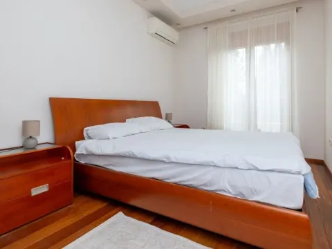 Rent, two bedroom apartment, 75m², Podgorica, Crna Gora - image 9