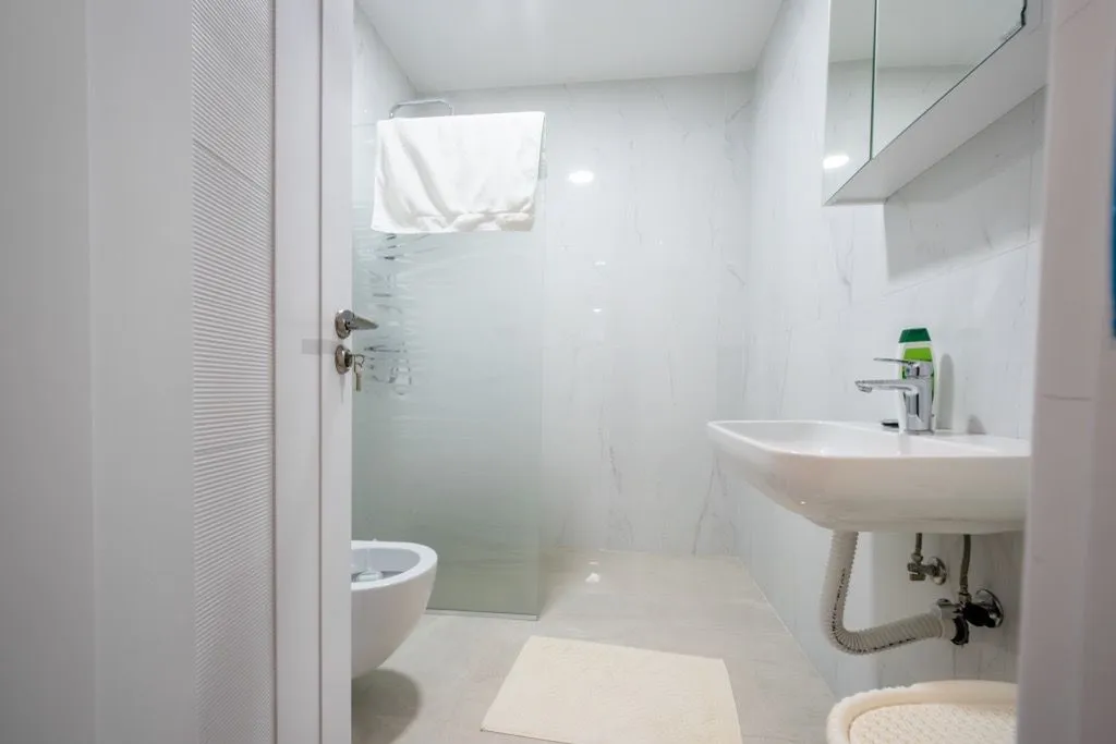 Rent, three bedroom apartment, 115m², Bečići, Budva