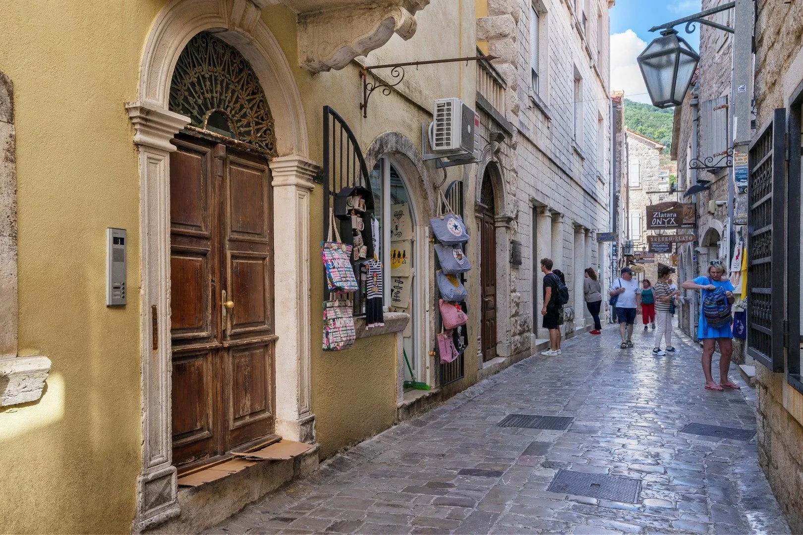Sale, one bedroom apartment, 70m², Stari Grad, Budva