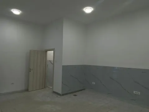 Izdavanje, poslovni prostor, 30m², Centar, Podgorica - image 2