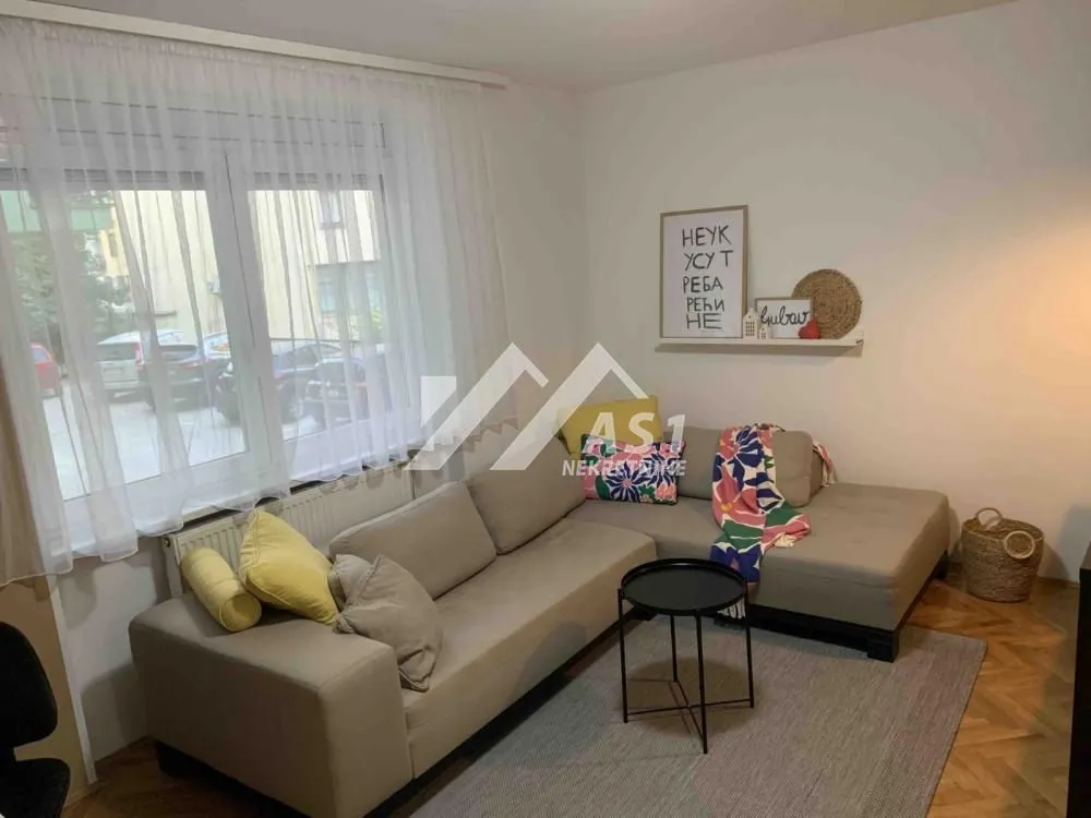 Izdavanje, jednosoban stan, 42m², Centar, Novi Sad