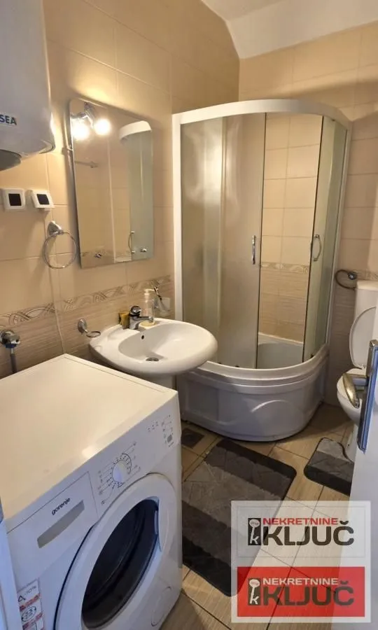 Rent, studio apartment, 27m², Bulevar patrijarha Pavla, Novi Sad Sve Podlokacije