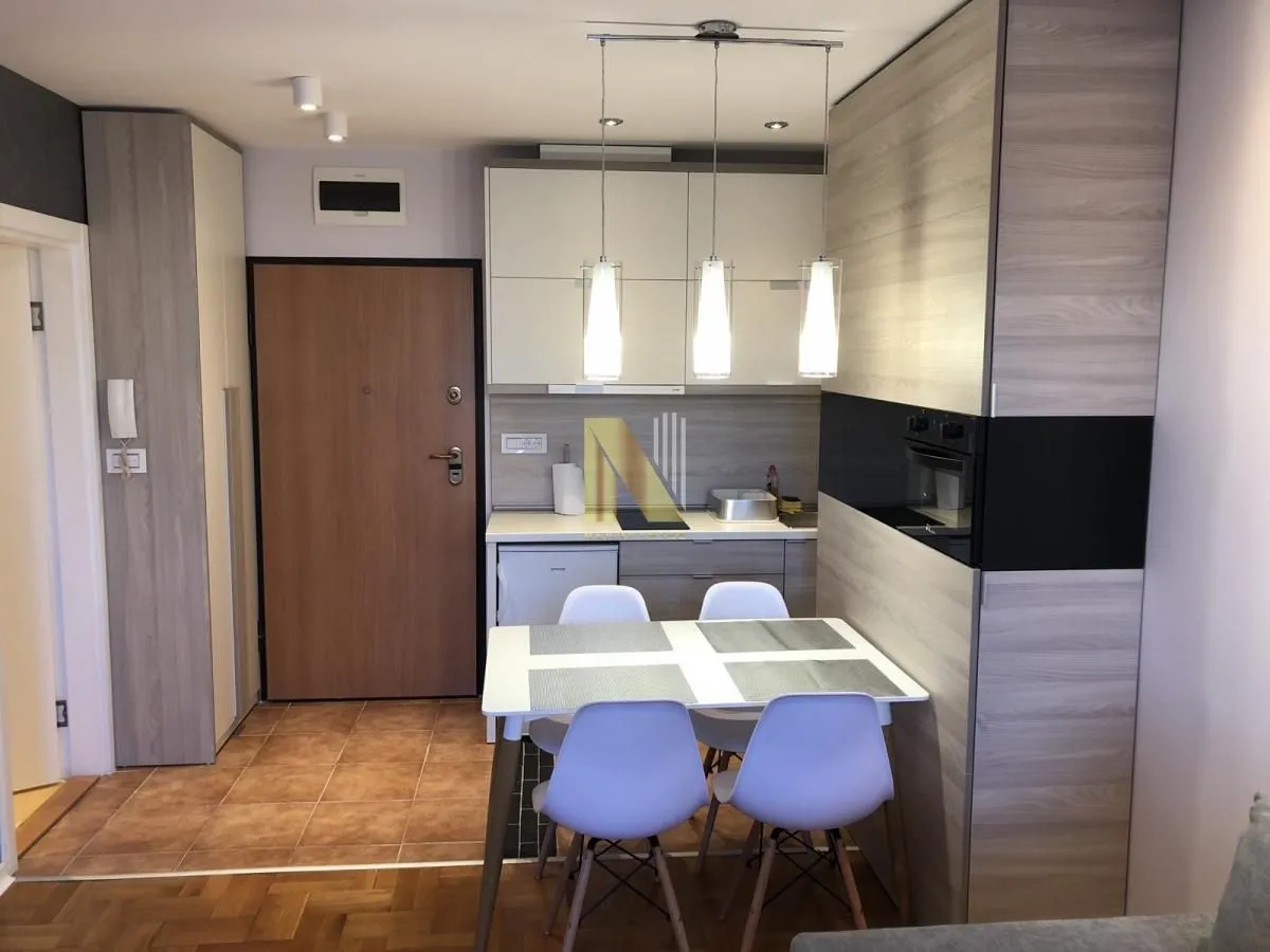 Izdavanje, dvosoban stan, 40m², Grbavica, Novi Sad Sve Podlokacije