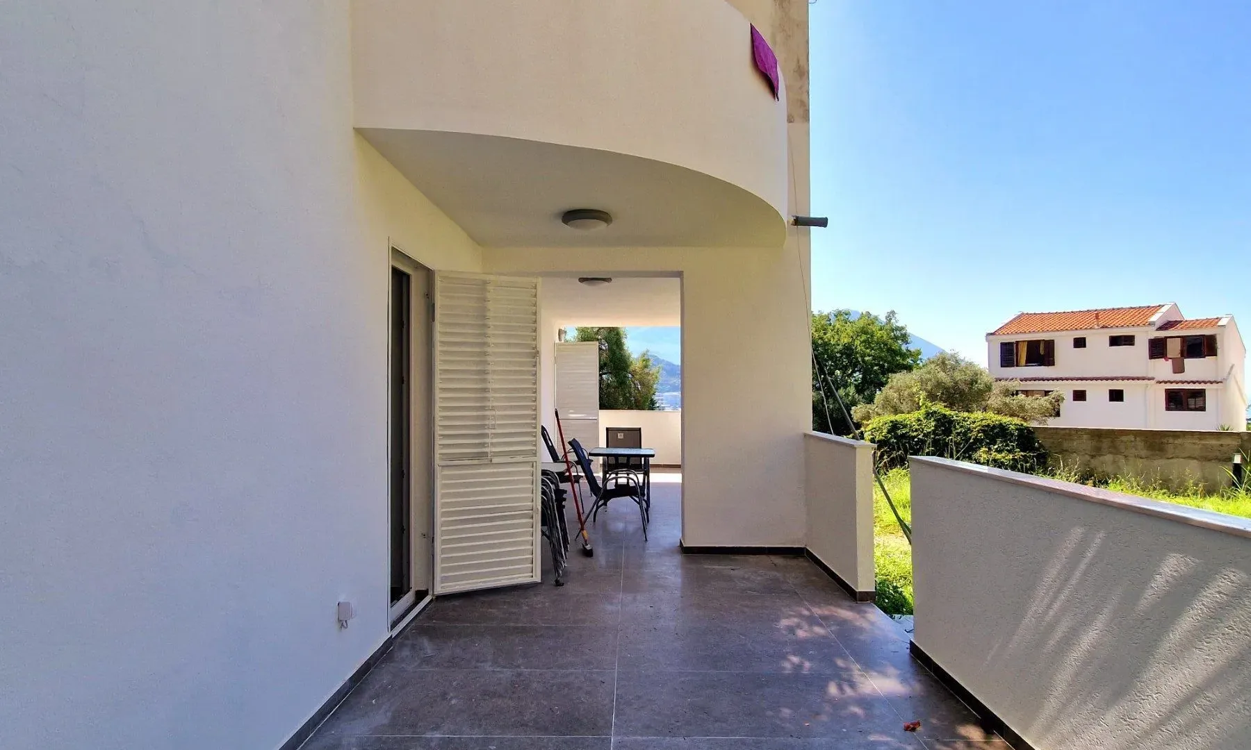 Rent, two bedroom apartment, 70m², Bečići, Budva
