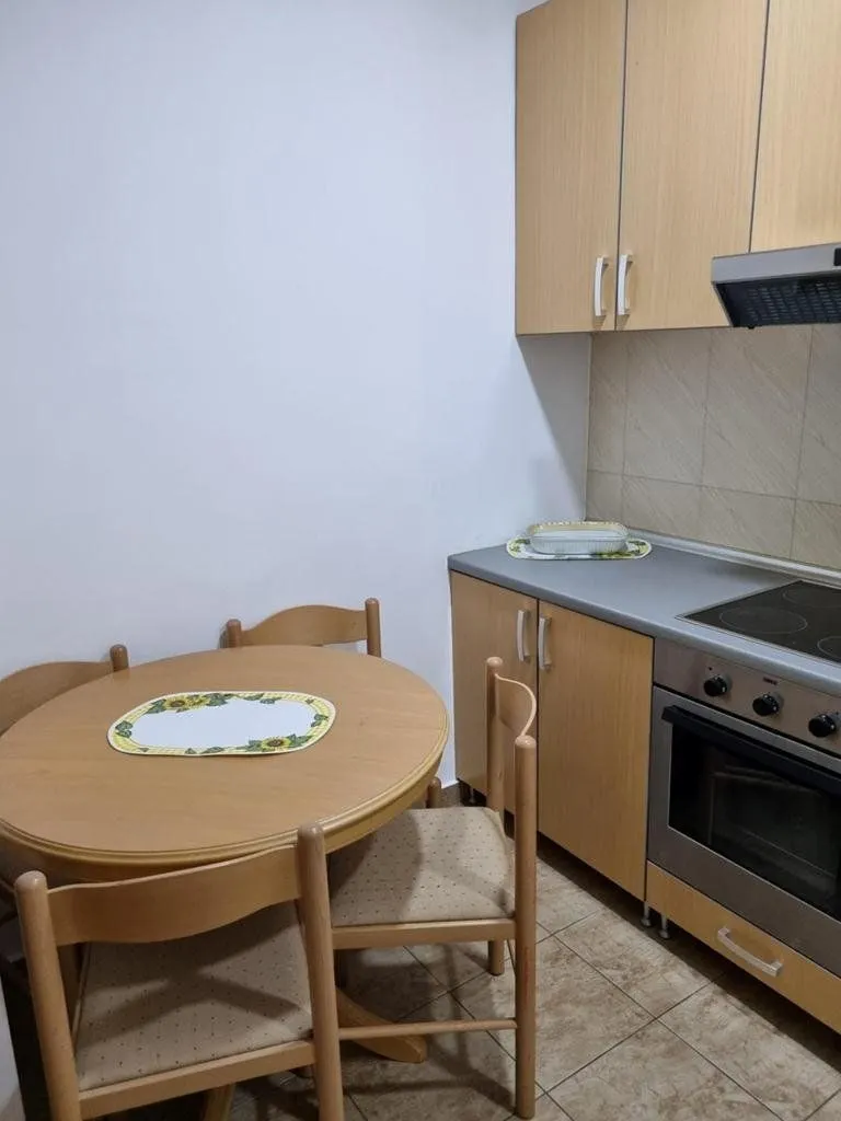 Izdavanje, jednosoban stan, 50m², Preko Morače, Podgorica