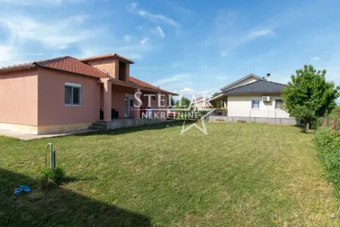 Kuća in Donji Kokoti