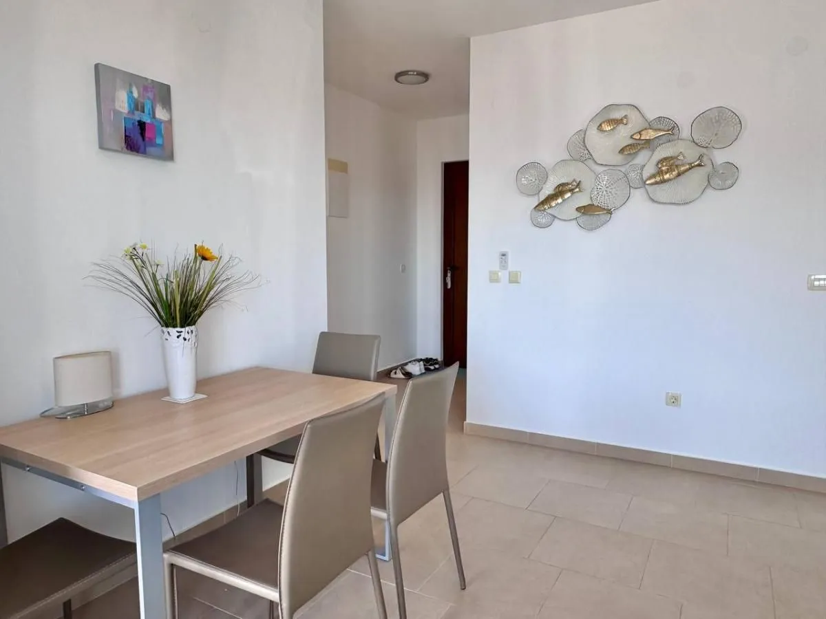 Prodaja, jednosoban stan, 63m², Đenovići, Herceg Novi