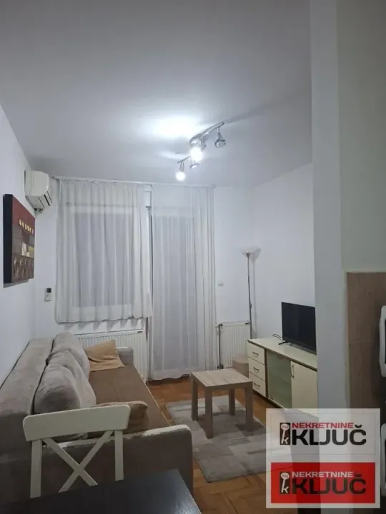 Rent, one bedroom apartment, 35m², Adamovićevo Naselje, Novi Sad Sve Podlokacije