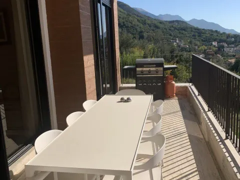 Izdavanje, trosoban stan, 129m², Tivat, Crna Gora - image 8