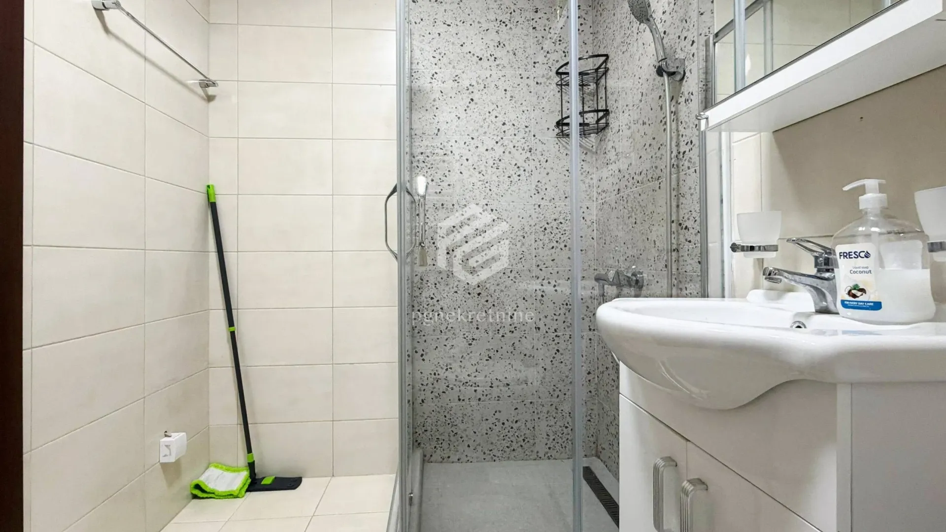 Rent, one bedroom apartment, 43m², Stari Aerodrom, Podgorica