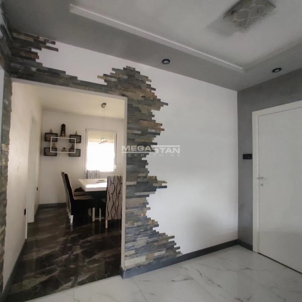 Prodaja, kuća, 80m², Borča 1, Borča Sve Podlokacije