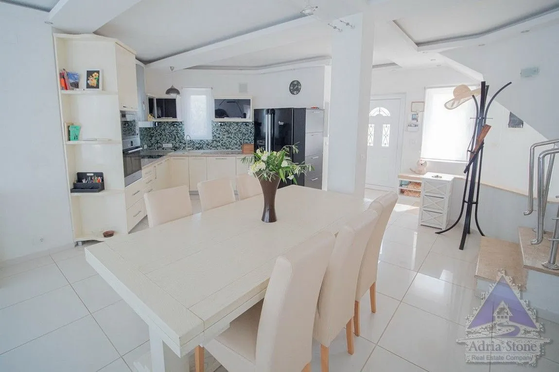 Prodaja, kuća, 525m², Radovići, Tivat