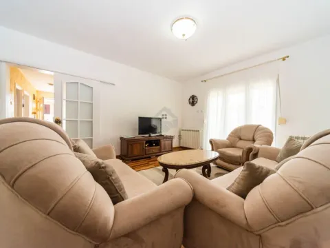 Izdavanje, trosoban stan, 100m², Donja Gorica, Podgorica - image 3