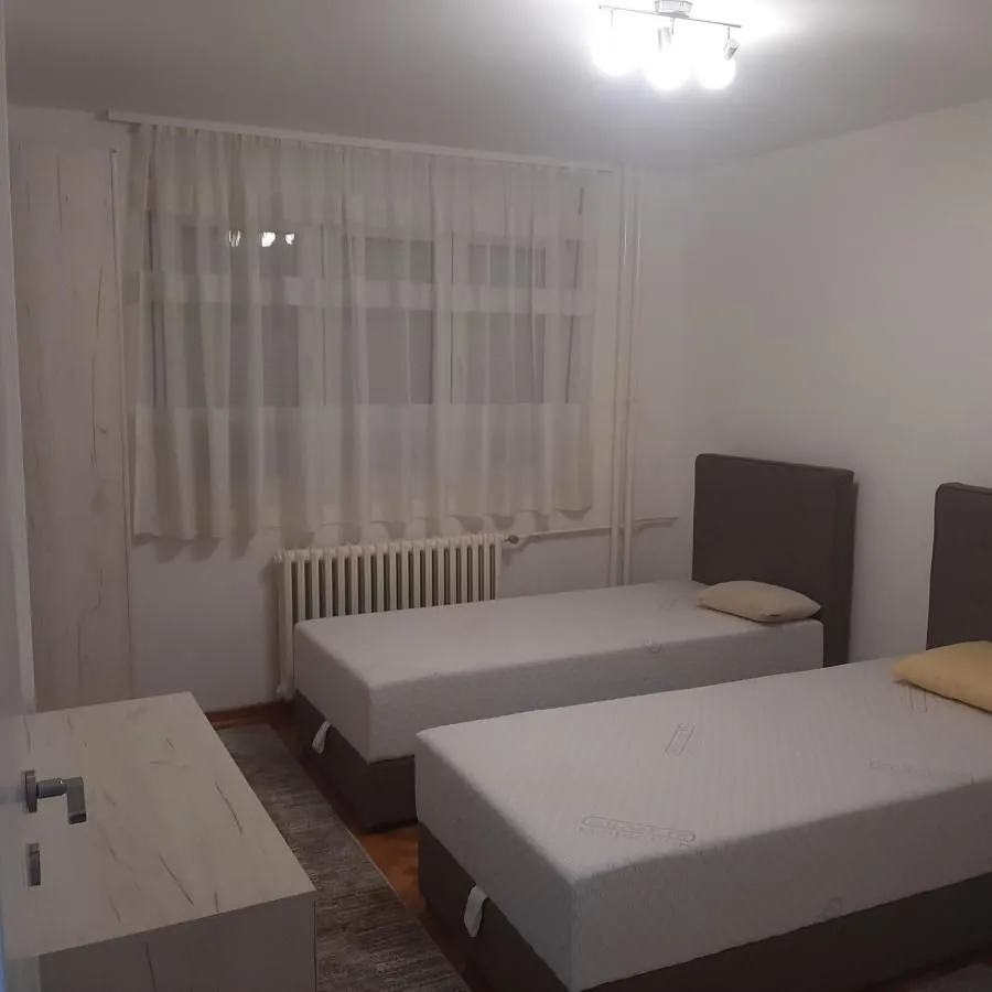 Izdavanje, dvosoban stan, 54m², Centar, Niš