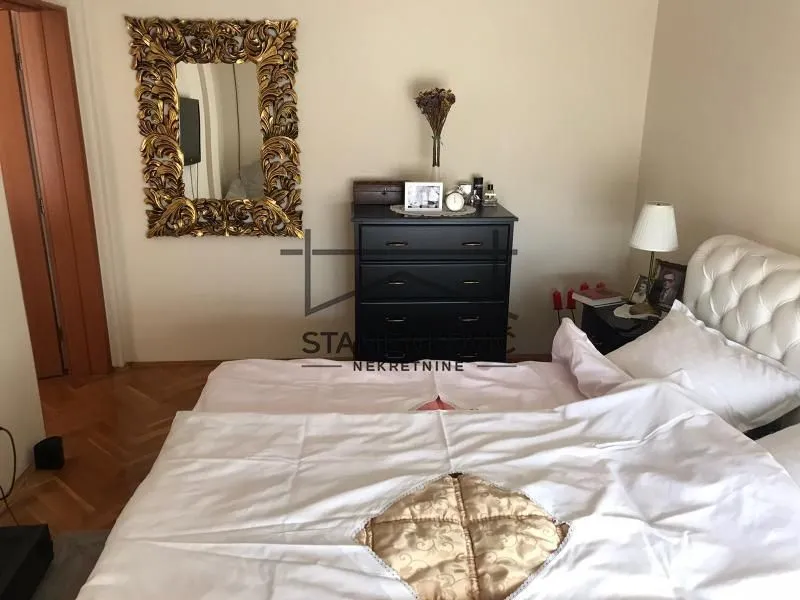 Prodaja, četvorosoban stan, 148m², Centar, Novi Sad