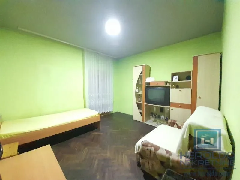 Prodaja, kuća, 310m², Tavrića obori, Jagodina
