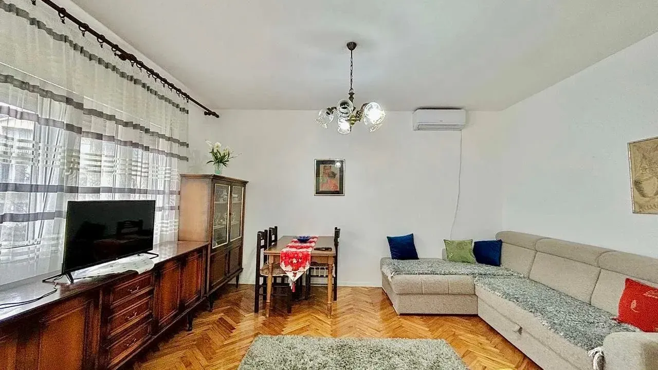 Izdavanje, trosoban stan, 100m², Zagorič, Podgorica