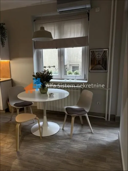 Izdavanje, jednosoban stan, 50m², Stari Grad, Beograd