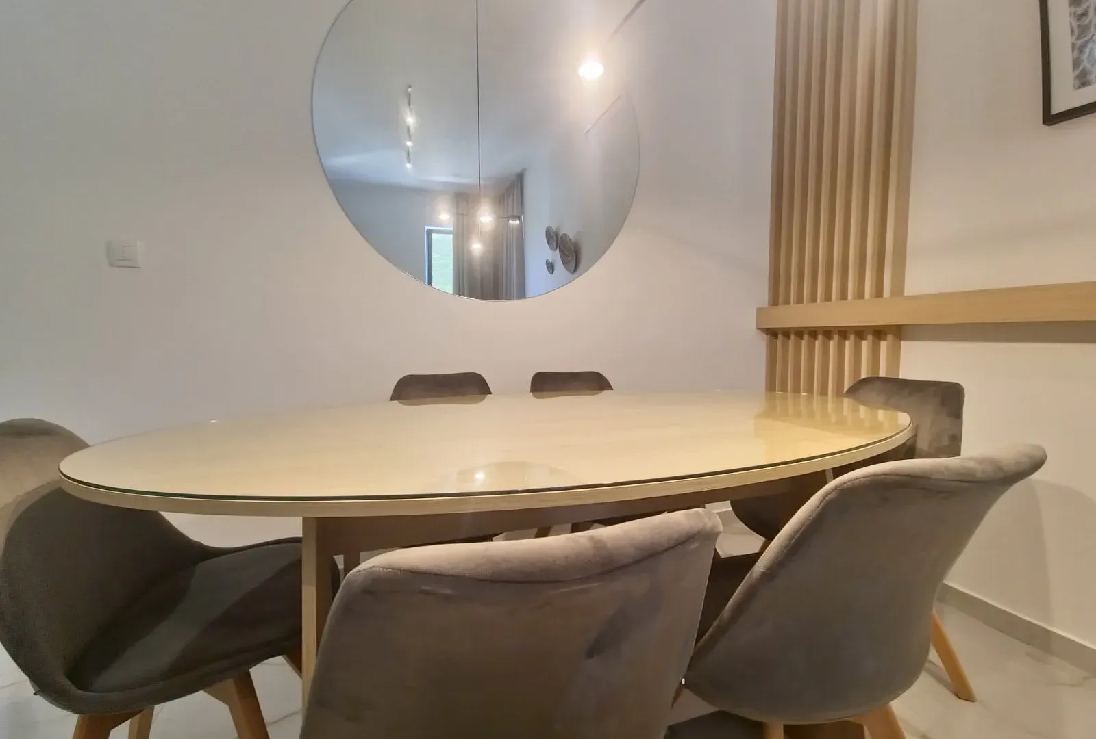 Izdavanje, dvosoban stan, 68m², Lastva Grbaljska, Kotor