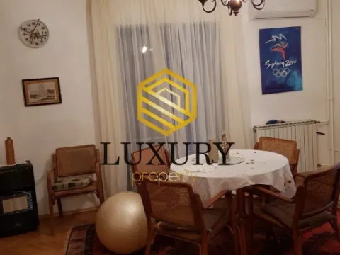 Rent, house, 240m², Škaljari, Kotor - image 9