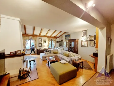 Sale, house, 300m², Orahovac, Kotor - image 12