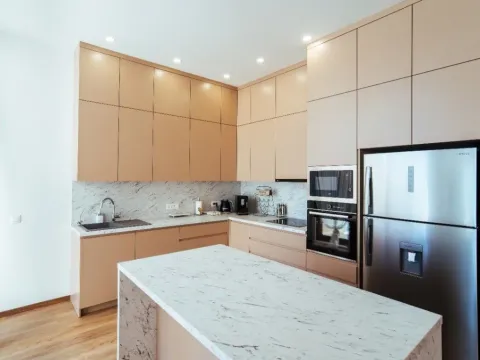 Izdavanje, kuća, 450m², Krimovica, Kotor - image 3