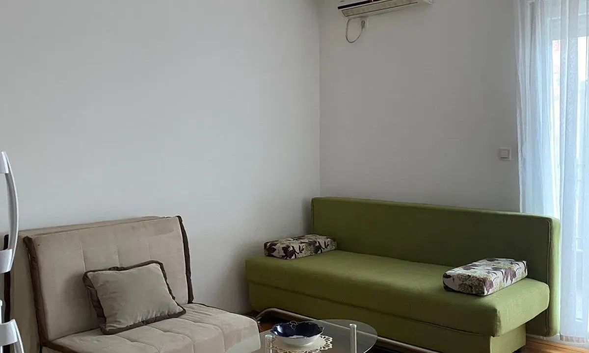 Rent, studio apartment, 29m², Stari Aerodrom, Podgorica