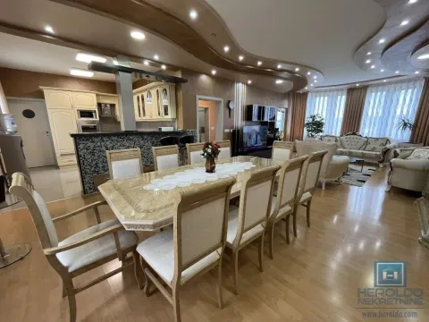 Prodaja, kuća, 302m², Vinorača, Jagodina - image 34