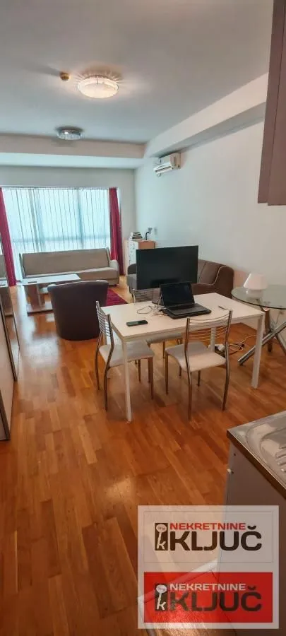 Izdavanje, garsonjera, 33m², Spens, Novi Sad Sve Podlokacije