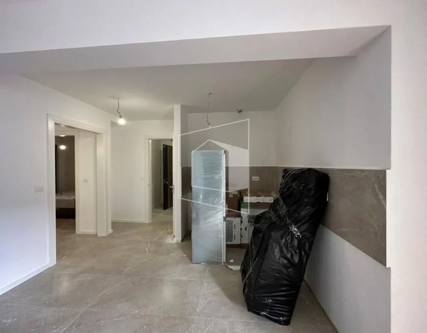 Prodaja, dvosoban stan, 72m2, Dobrota, Kotor