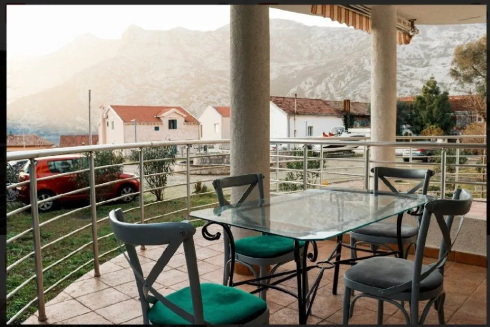 Sale, one bedroom apartment, 65m², Risan, Kotor