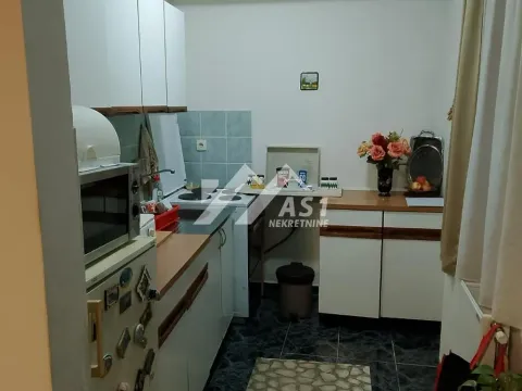 Izdavanje, četvorosoban stan, 26m², Grbavica, Novi Sad Sve Podlokacije - image 4